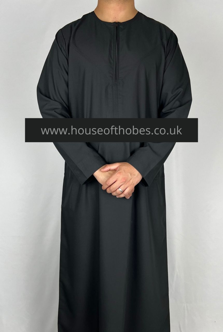 Black Salfit Thobe